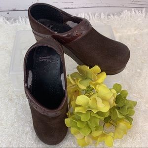 Dansko Brown Suede Clogs Nursing Shoes Size 8